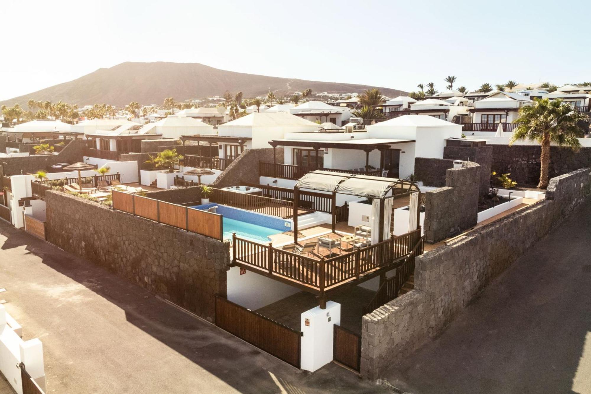 Villa 61 Playablanca Lanzarote Pool Spa Playa Blanca  Exterior photo